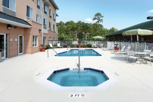 Fairfield Inn and Suites Charleston North/University Area - image 14