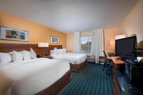 Fairfield Inn and Suites Charleston North/University Area - image 7