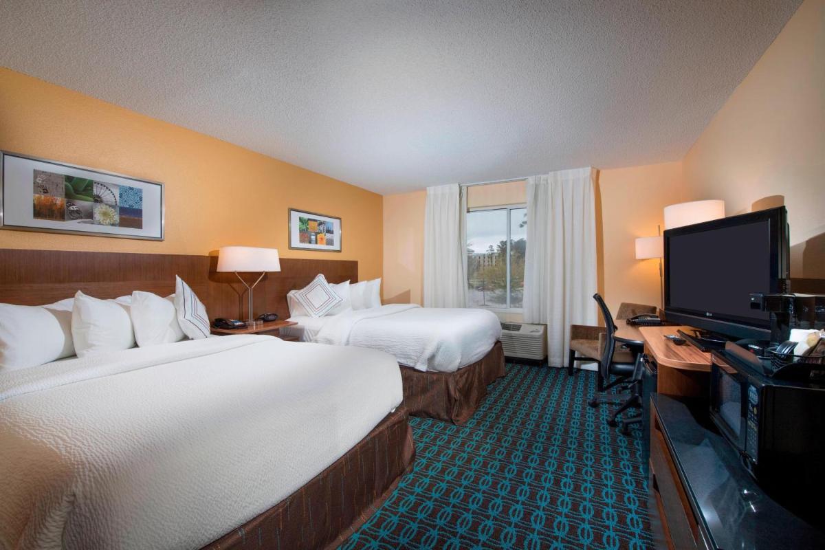 Fairfield Inn and Suites Charleston North/University Area - image 7