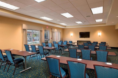 Fairfield Inn and Suites Charleston North/University Area - image 8