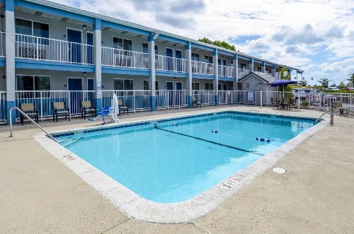 Rodeway Inn North Charleston - image 12