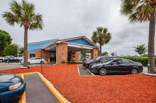 Rodeway Inn North Charleston - image 24