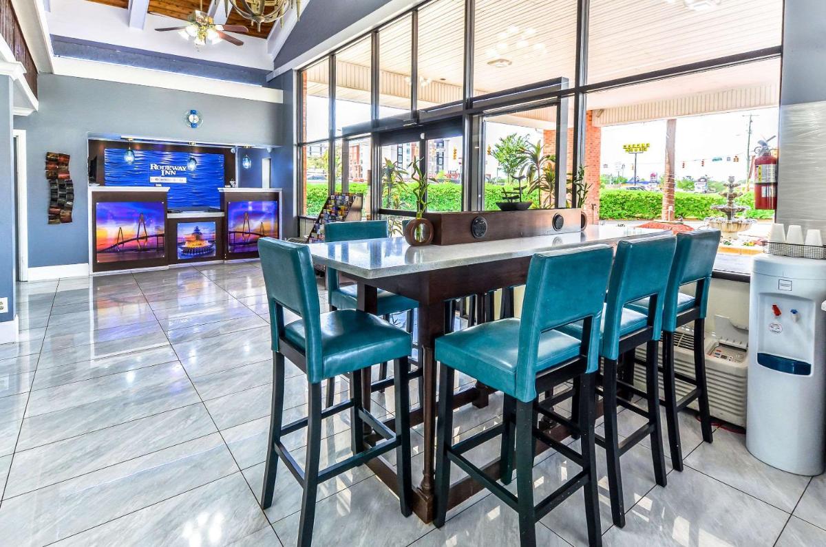 Rodeway Inn North Charleston - image 3