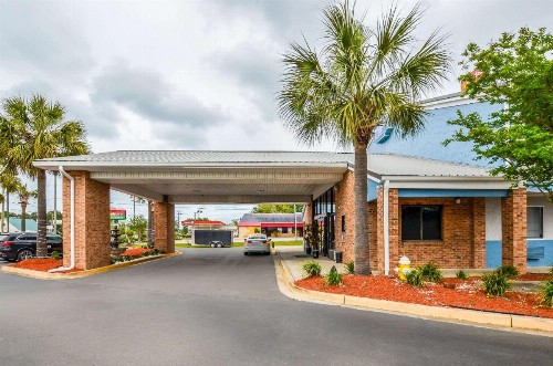 Rodeway Inn North Charleston - image 5