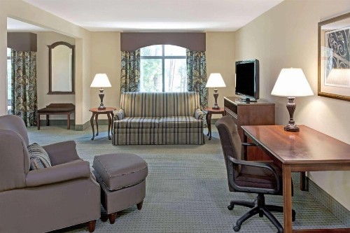 Wingate by Wyndham Charleston Southern University - image 4
