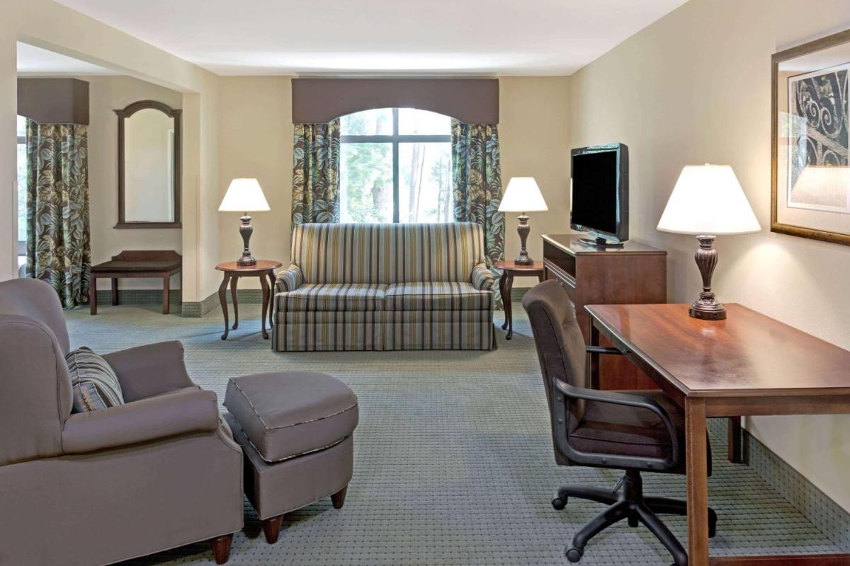 Wingate by Wyndham Charleston Southern University - image 4