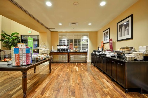 Hampton Inn & Suites North Charleston-University Boulevard - image 10