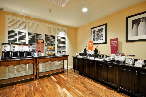 Hampton Inn & Suites North Charleston-University Boulevard - image 24