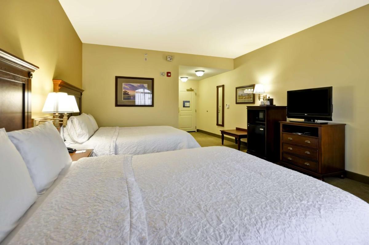 Hampton Inn & Suites North Charleston-University Boulevard - image 5