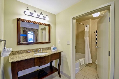 Hampton Inn & Suites North Charleston-University Boulevard - image 7