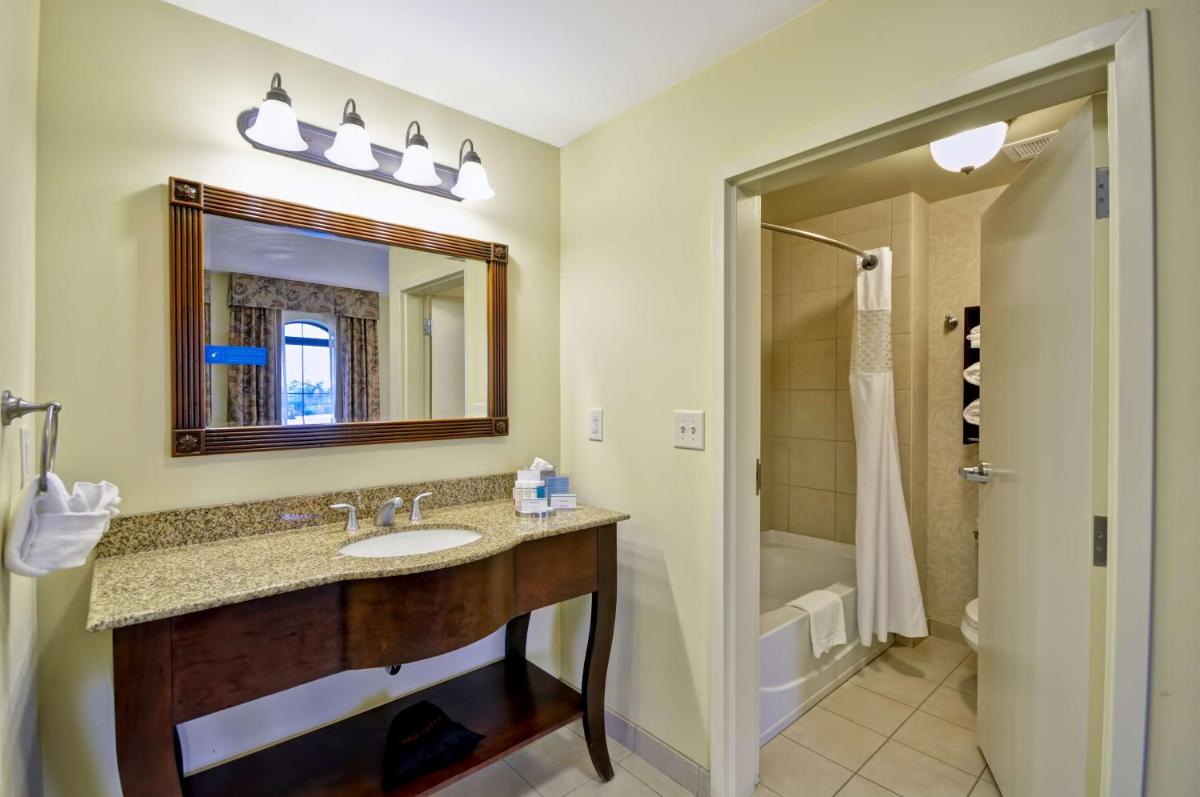 Hampton Inn & Suites North Charleston-University Boulevard - image 7