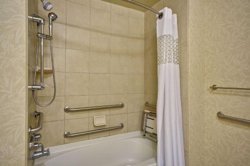 Hampton Inn & Suites North Charleston-University Boulevard - image 8