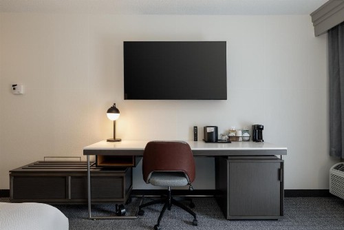 Courtyard by Marriott North Charleston Airport Coliseum - image 8