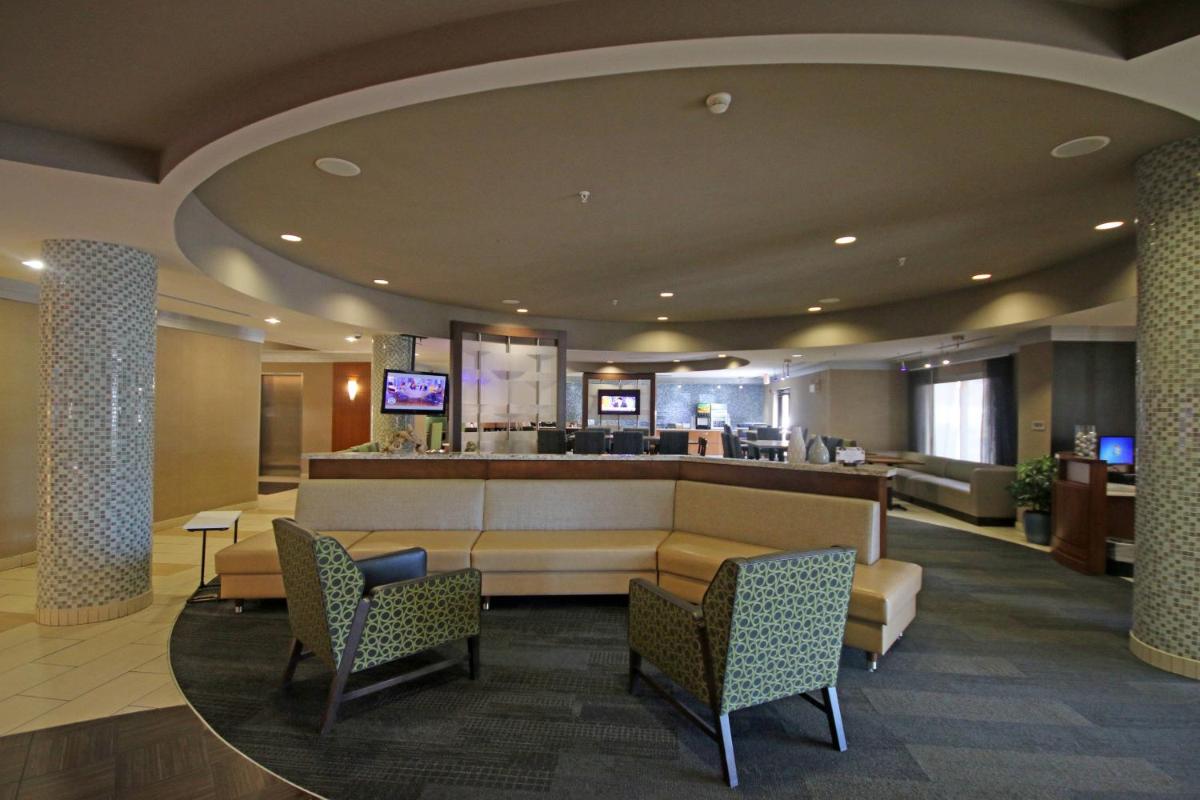 SpringHill Suites by Marriott Charleston North - image 2