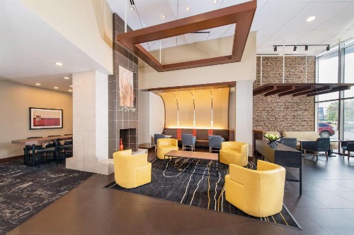 Hyatt Place Charleston Airport / Convention Center - image 3