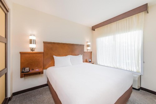 Hyatt Place Charleston Airport / Convention Center - image 31
