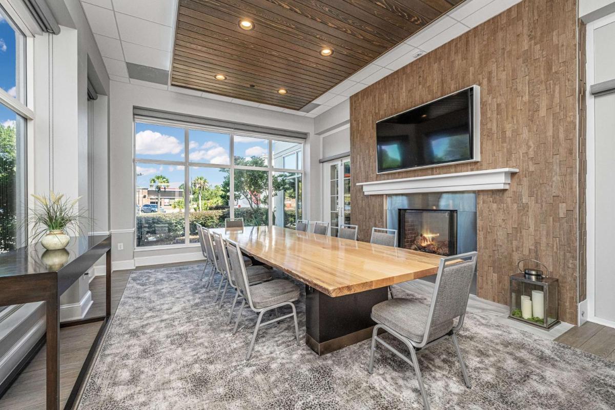 Hilton Garden Inn Charleston Airport - image 5