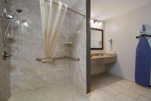 Quality Inn Coliseum - image 18