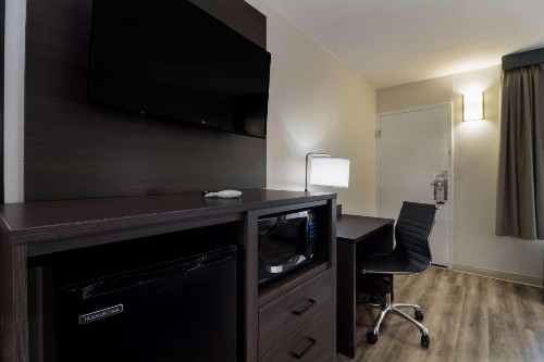 Quality Inn Coliseum - image 21