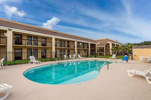 Quality Inn Coliseum - image 25
