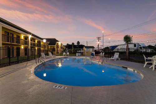 Quality Inn Coliseum - image 39