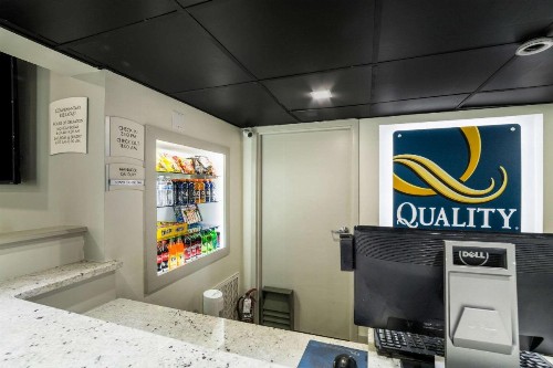 Quality Inn Coliseum - image 42