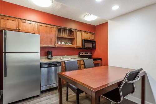 Hawthorn Suites By Wyndham North Charleston - image 8