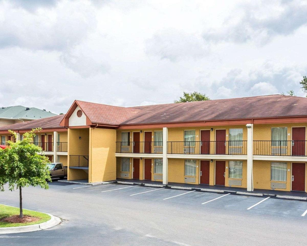 Econo Lodge North Charleston - main image