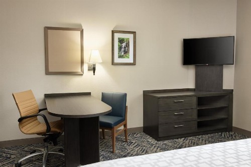 Candlewood Suites I-26 @ Northwoods Mall an IHG Hotel - image 23