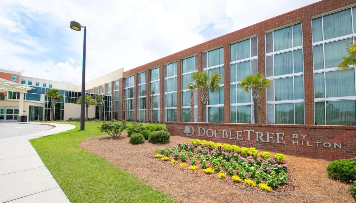 DoubleTree Hotel & Suites Charleston Airport - main image
