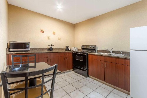 Comfort Inn & Suites Convention Center - image 22