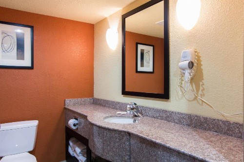 Comfort Inn & Suites Convention Center - image 42