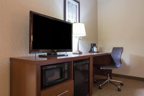 Comfort Inn & Suites Convention Center - image 44
