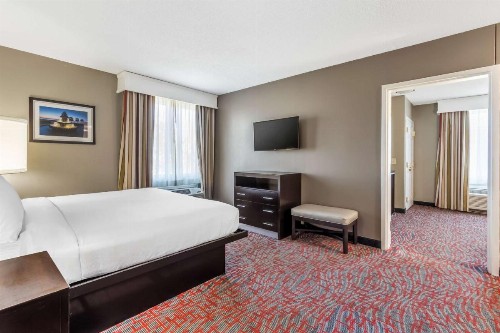 Best Western Airport Inn & Suites - image 10