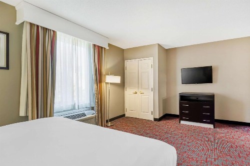 Best Western Airport Inn & Suites - image 15