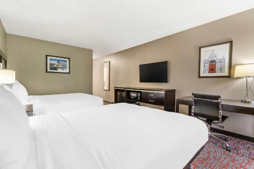 Best Western Airport Inn & Suites - image 23