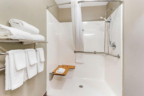 Best Western Airport Inn & Suites - image 37