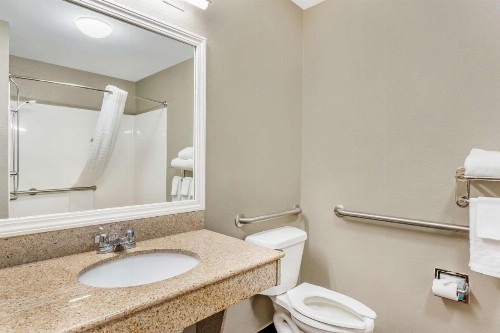 Best Western Airport Inn & Suites - image 39