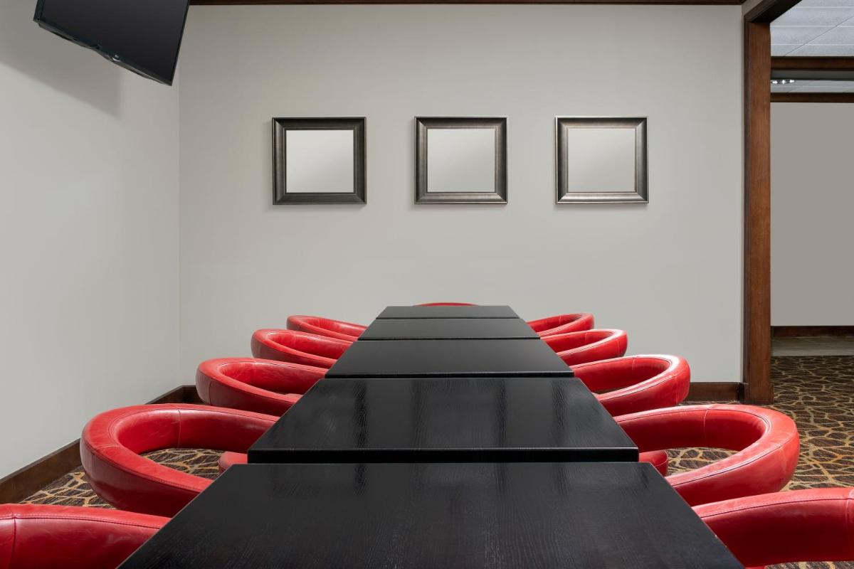 Staybridge Suites North Charleston - image 4