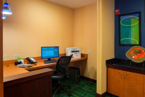 Fairfield Inn & Suites by Marriott Charleston Airport/Convention Center - image 14