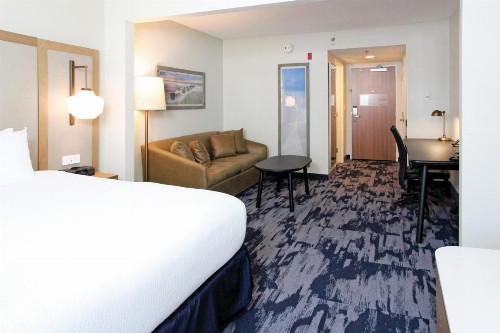 Fairfield Inn & Suites by Marriott Charleston Airport/Convention Center - image 26