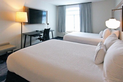 Fairfield Inn & Suites by Marriott Charleston Airport/Convention Center - image 4