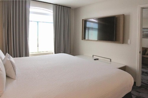 Fairfield Inn & Suites by Marriott Charleston Airport/Convention Center - image 7