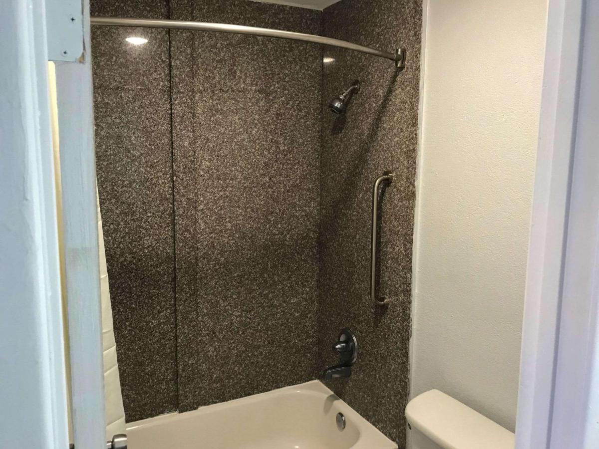 Suburban Extended Stay Hotel North Charleston I-526 - image 6