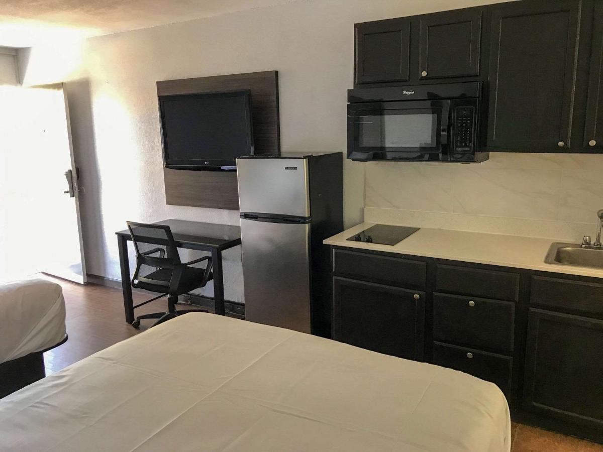 Suburban Extended Stay Hotel North Charleston I-526 - image 7