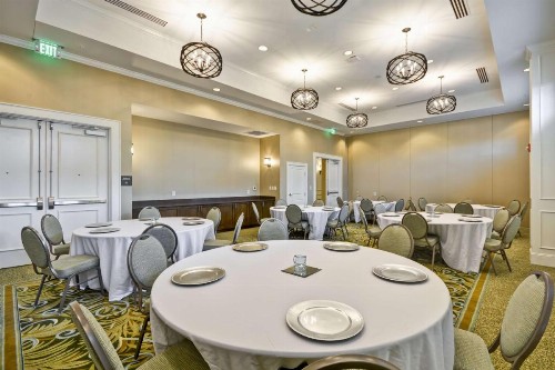 Hampton Inn & Suites Charleston Airport - image 12