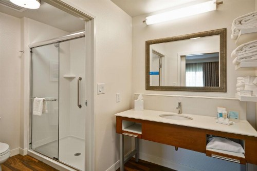 Hampton Inn & Suites Charleston Airport - image 21