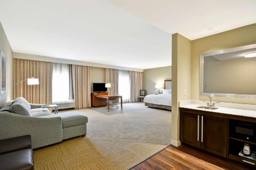 Hampton Inn & Suites Charleston Airport - image 24