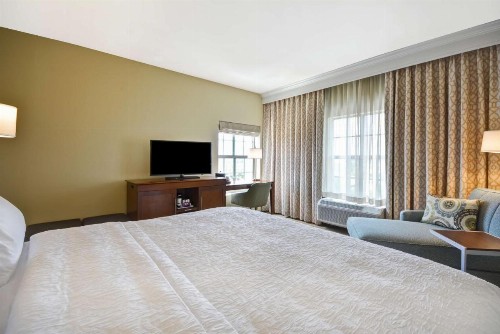 Hampton Inn & Suites Charleston Airport - image 33