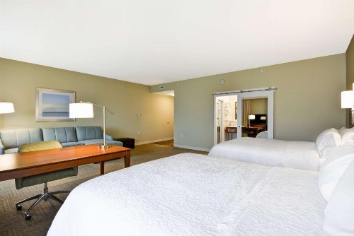 Hampton Inn & Suites Charleston Airport - image 36